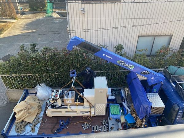 試験機搬入
